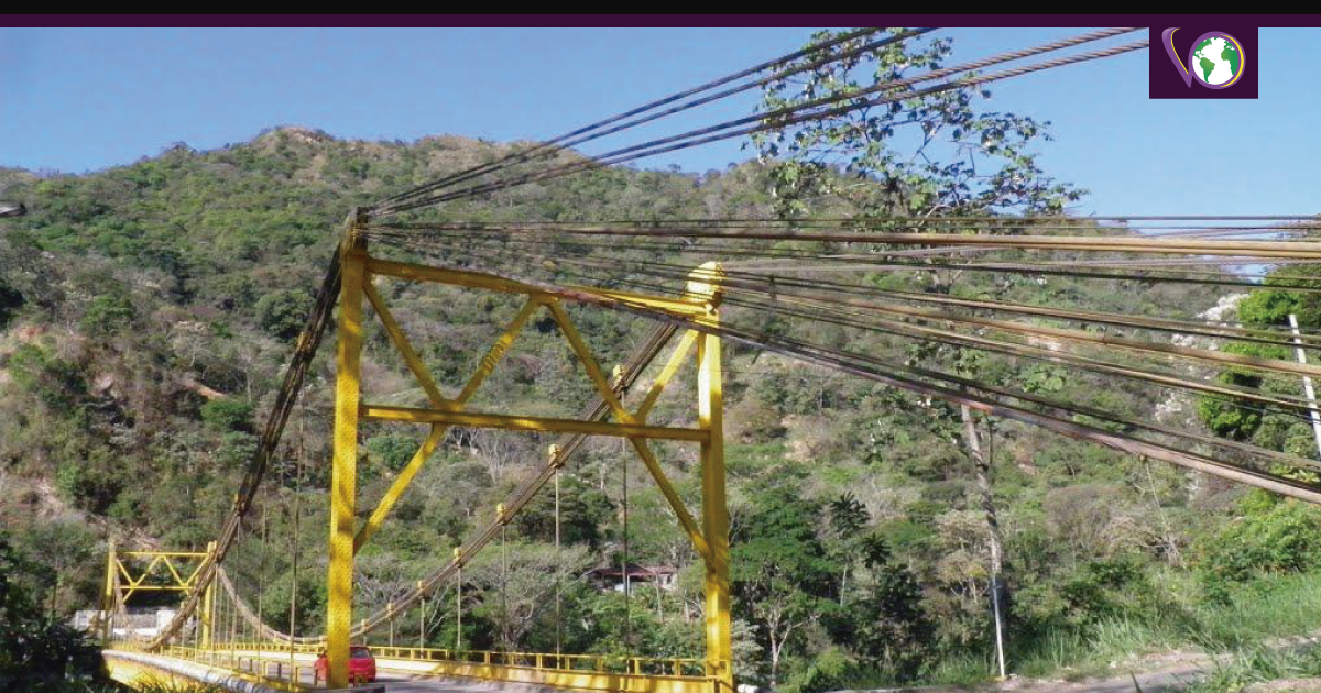 Puente de la Cabuya comprometido por desprendimiento de material de la montaña